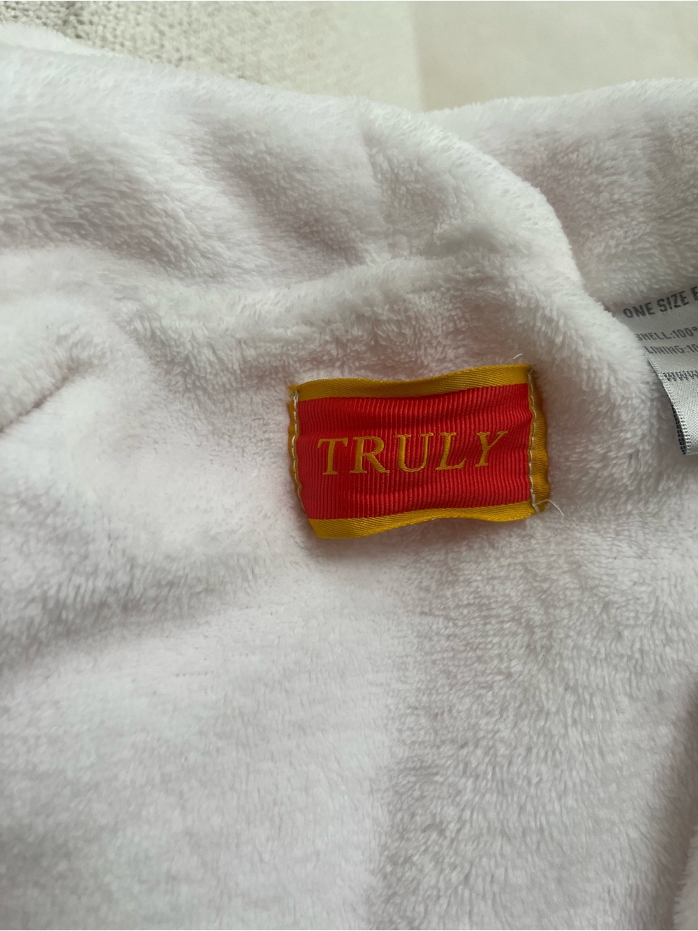 Truly Signature VIP Collection
Bath Robe - Picture 7 of 7